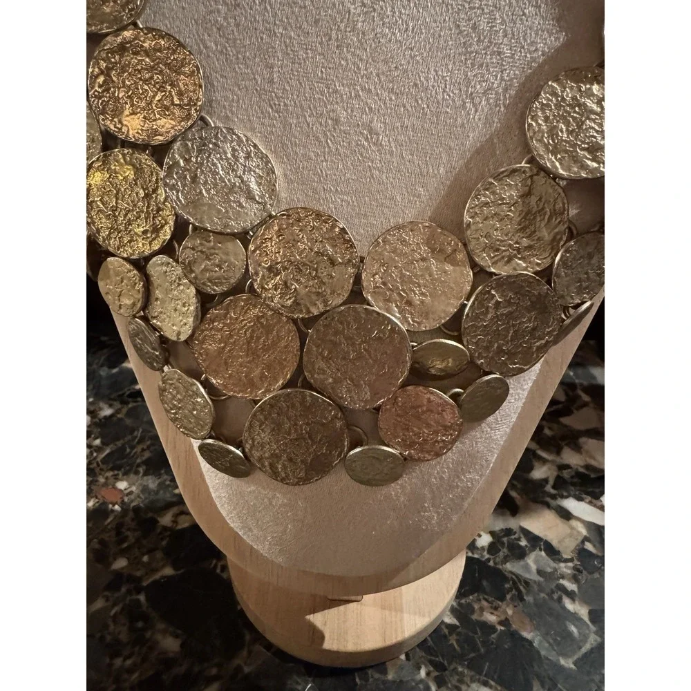 Banana Republic Gold-Tone Textured Disc Statement‎ Necklace Early 2000s - Picture 5 of 8